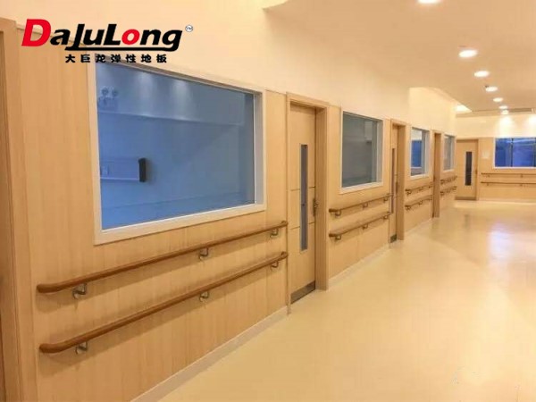 國(guó)產(chǎn)商用pvc卷材地板那個(gè)牌子好？【大巨龍】
